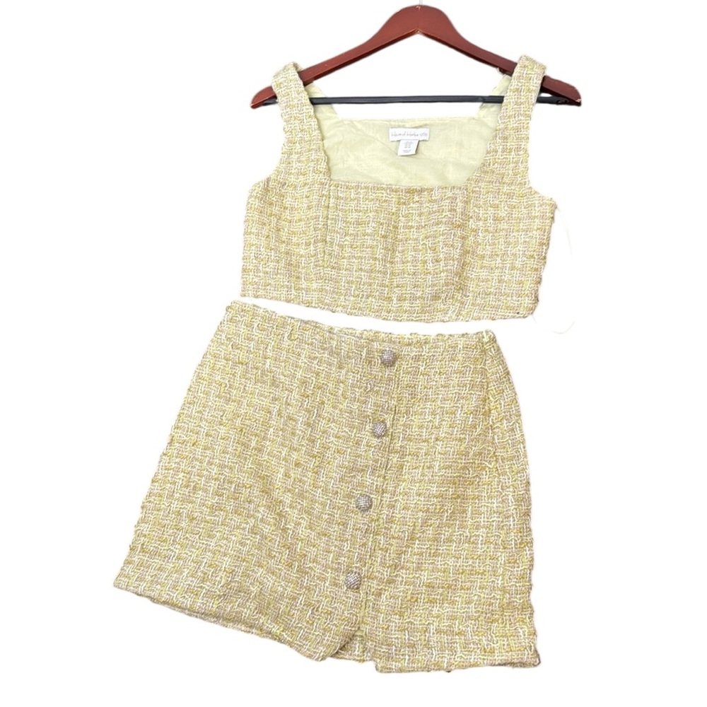 House of Harlow 1960 butter Yellow Tweed skirt and top
Set sz xs